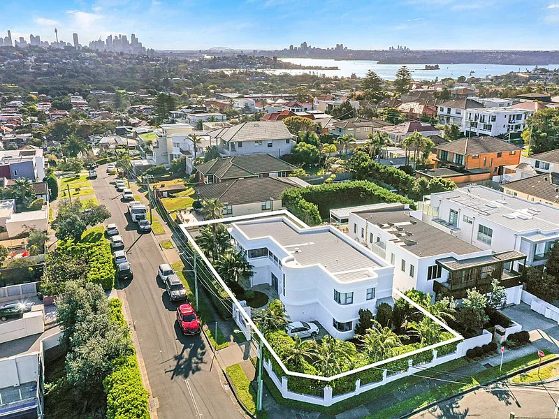 Grand Family Estate On Approx 746sqm With Panoramic Ocean Views