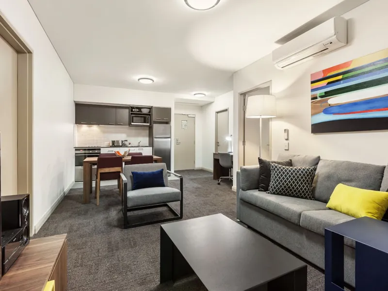 SUNNY MODERN FULLY SELF CONTAINED FURNISHED 2 BEDROOM UNIT!