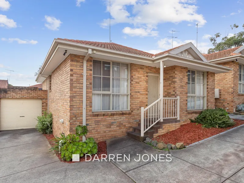 Sunny Spaces To Relax And Entertain