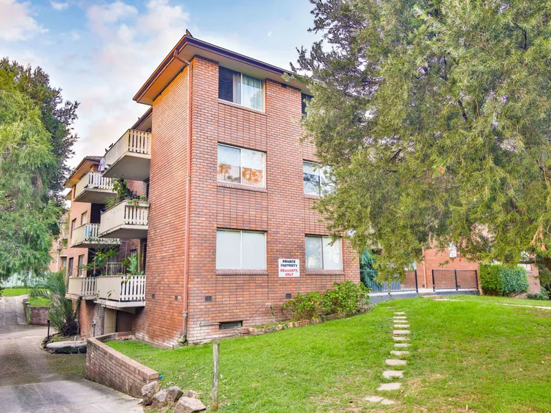 LOOKING FOR A COZY AND CONVENIENT PLACE TO CALL HOME?