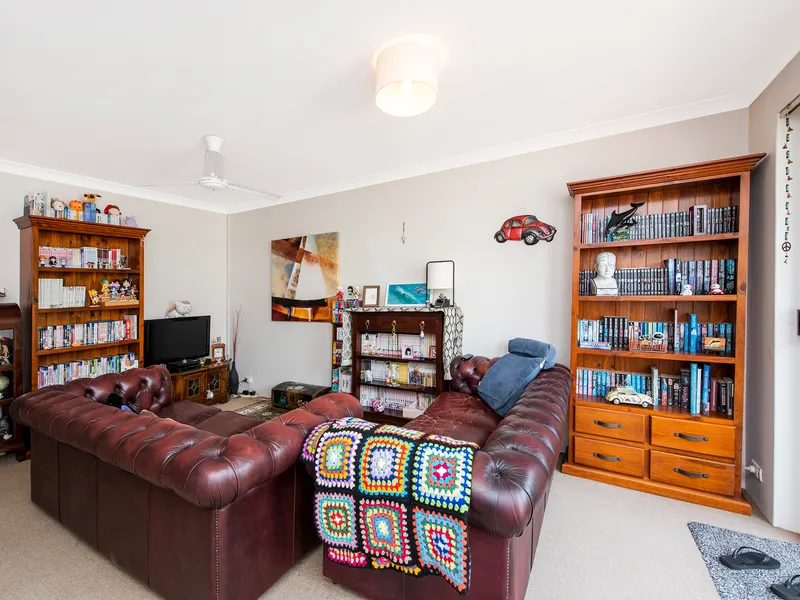 Unit located in the heart of Rockingham close to all amenities!