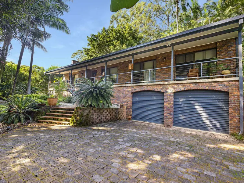 Fully Renovated Home in Ocean View Estate...