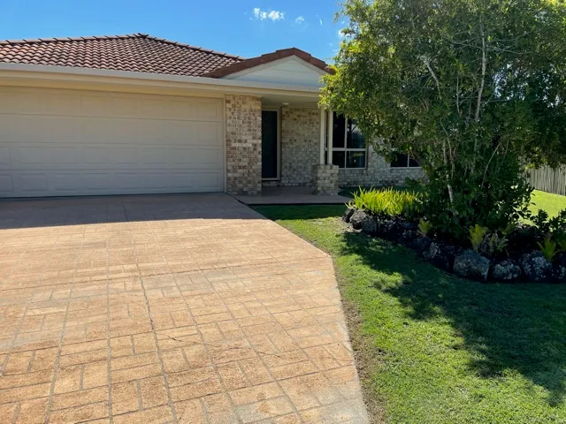 Lowset brick, with lots of space