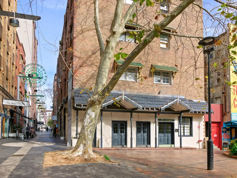 Beautifully Presented Unfurnished Updated One Bedroom