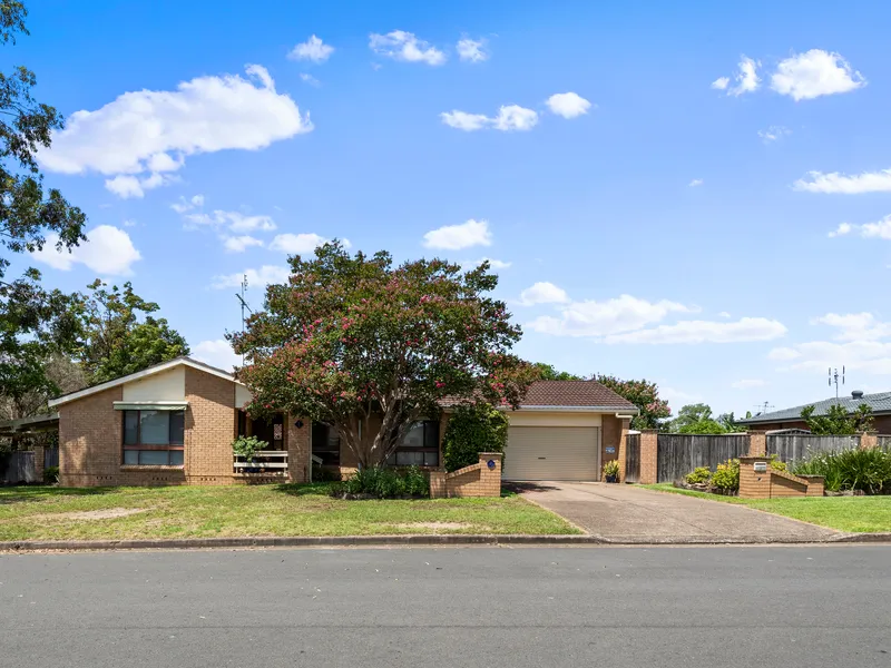 LARGE 3 BEDROOM FAMILY HOME