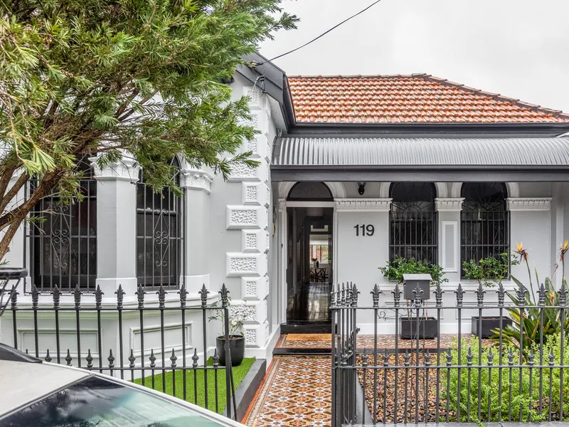 Classic double fronted freestanding home in a desirable location