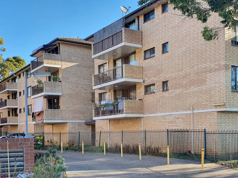 FIRST FLOOR UNIT IN LIVERPOOL