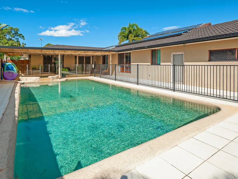 Large Family Home, Huge 1071m2 Land