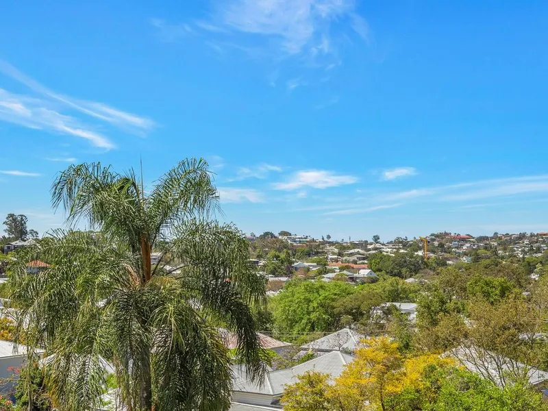 NO NEED FOR A CAR - CLOSE PROXIMITY TO ALL AMENITIES - FABULOUS FOR SHARERS - PET FRIENDLY