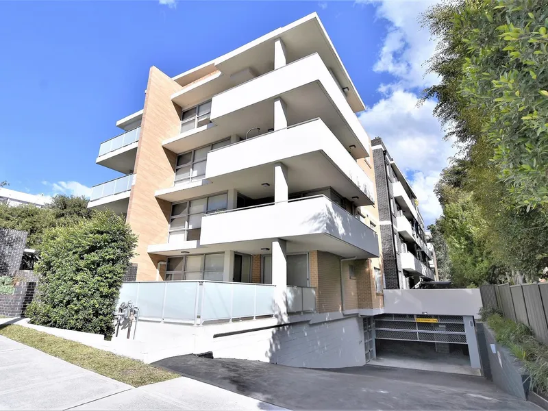 Modern Apartment with Parking