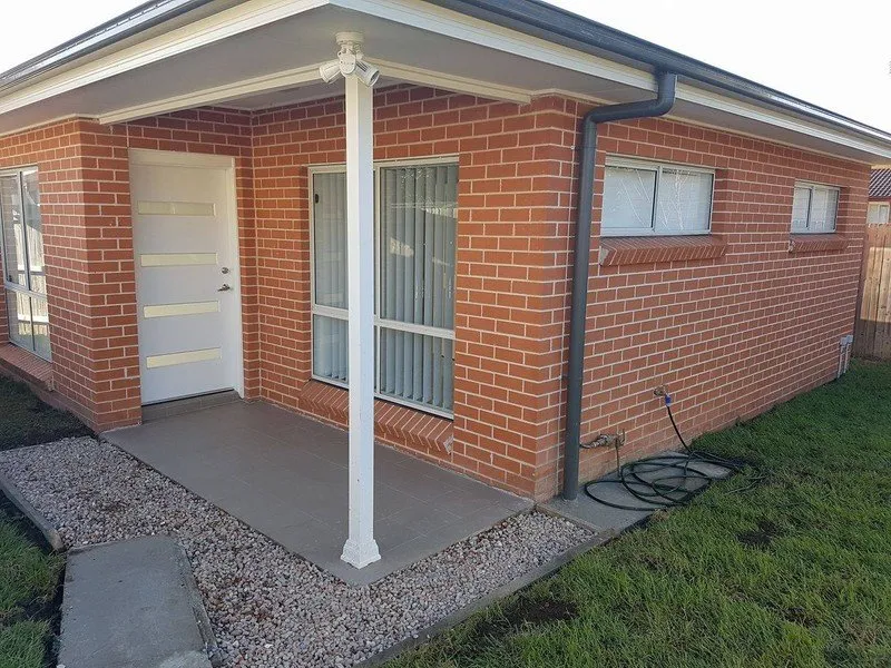 THREE BEDROOM GRANNY FLAT