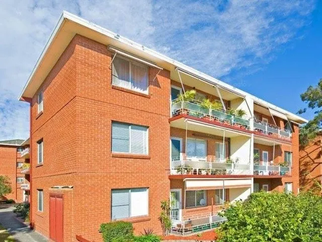 Carefree Lifestyle in this Original Beauty