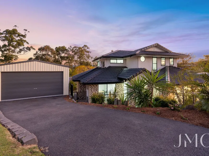 Beautifully Presented & Feature Packed 3 Bedroom Residence