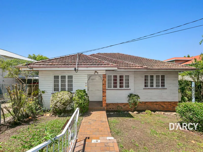 Great Starter Home – Renovate, Rebuild or Knock Down