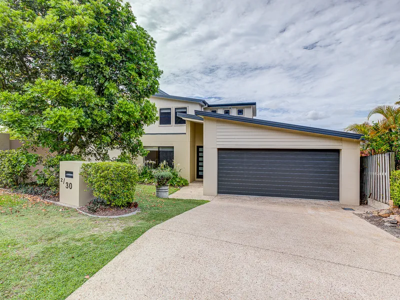 Low Maintenance Home with 3 Bedrooms with Ensuites!!
