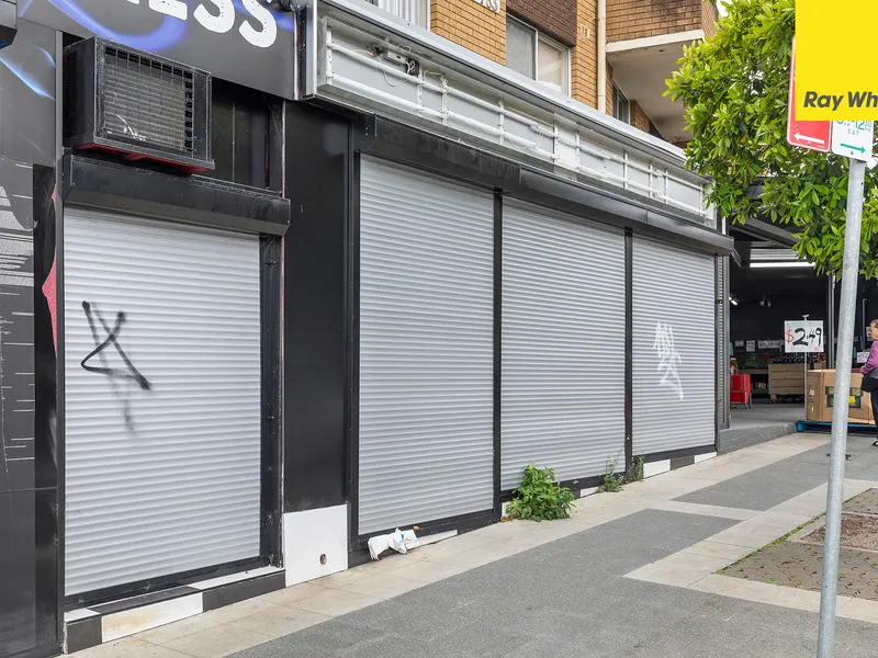 LOCK UP SHOP FOR LEASE - CORNER POSITION - LOOK NO FURTHER!!!