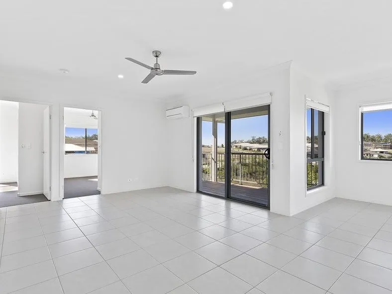 Quiet 2 Bedroom Unit with Pool!