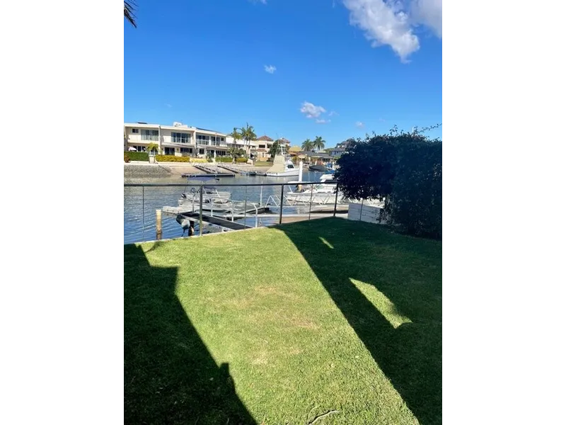 Runaway Bay Waterfront with Boat Ramp!