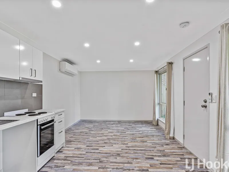 MINIMALIST LIVING WITH PEACEFUL OUTLOOK