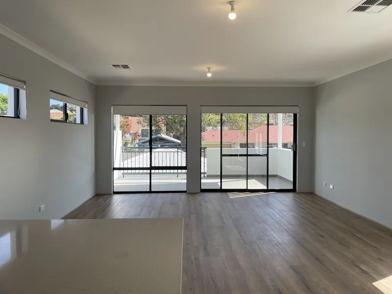 BRAND NEW 2x1 apartment in Willagee close to all you need!