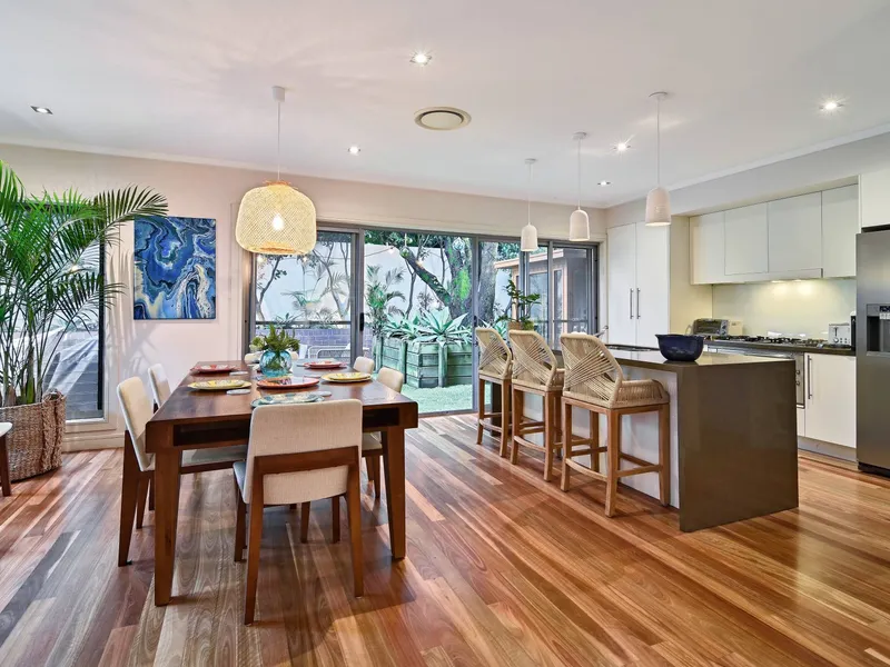 Luxurious Townhome with House-like Proportions