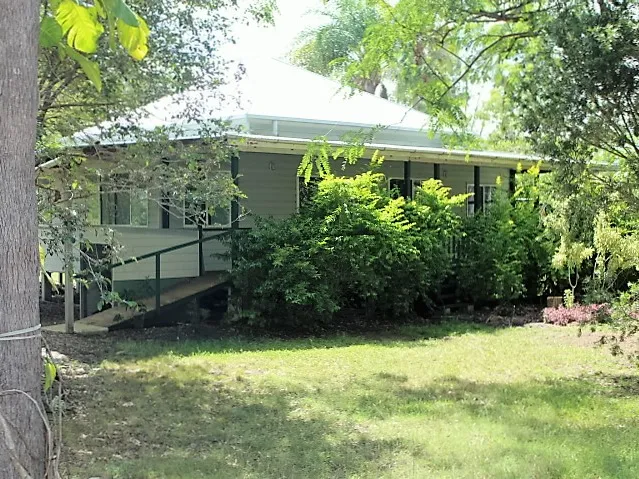 RENOVATED LOWSET QUEENSLANDER ON 71 ACRES