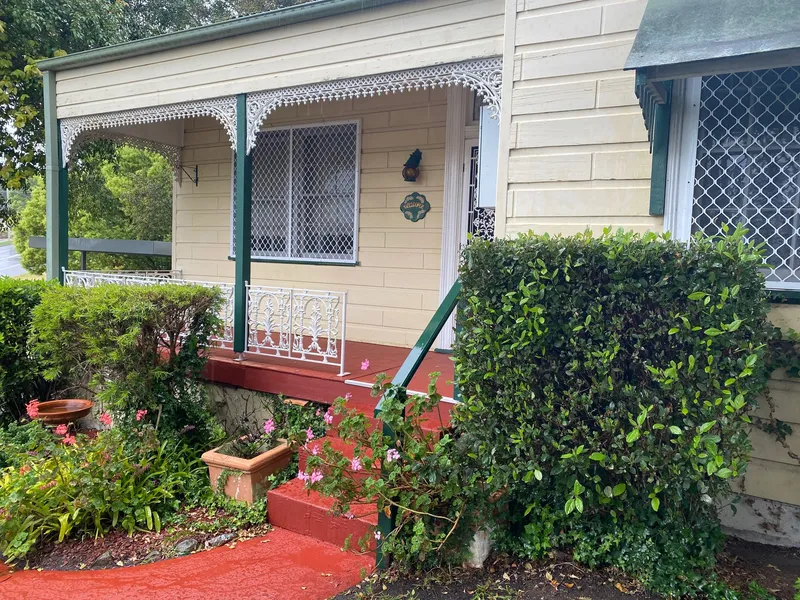 A CHARMING HOME CLOSE TO CBD