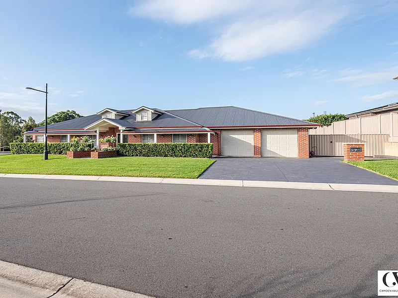 WELL APPOINTED MASTER BUILT RESIDENCE