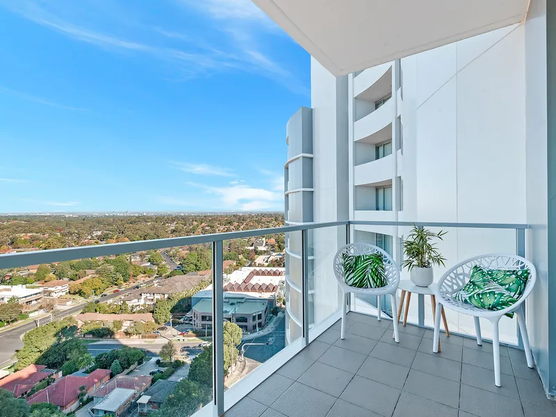 LUXURY SUB-PENTHOUSE IN THE HEART OF CASTLE HILL 