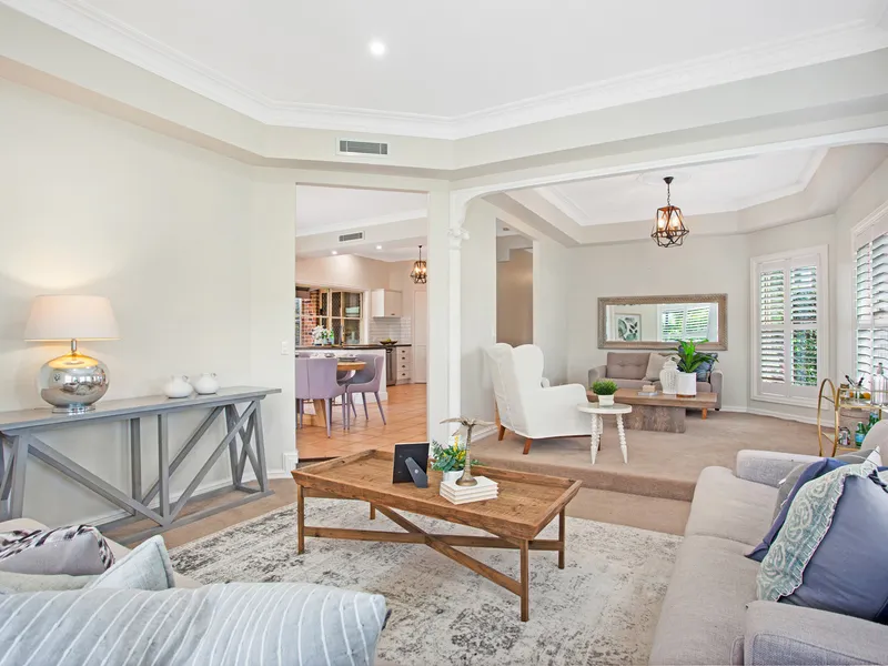 A CLASSIC FEDERATION STYLE HOME WHERE LUXURY MEETS COUNTRY CHARM