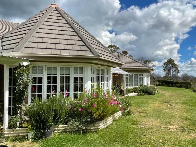 The Mountain Homestead. Luxury living in a secluded location.