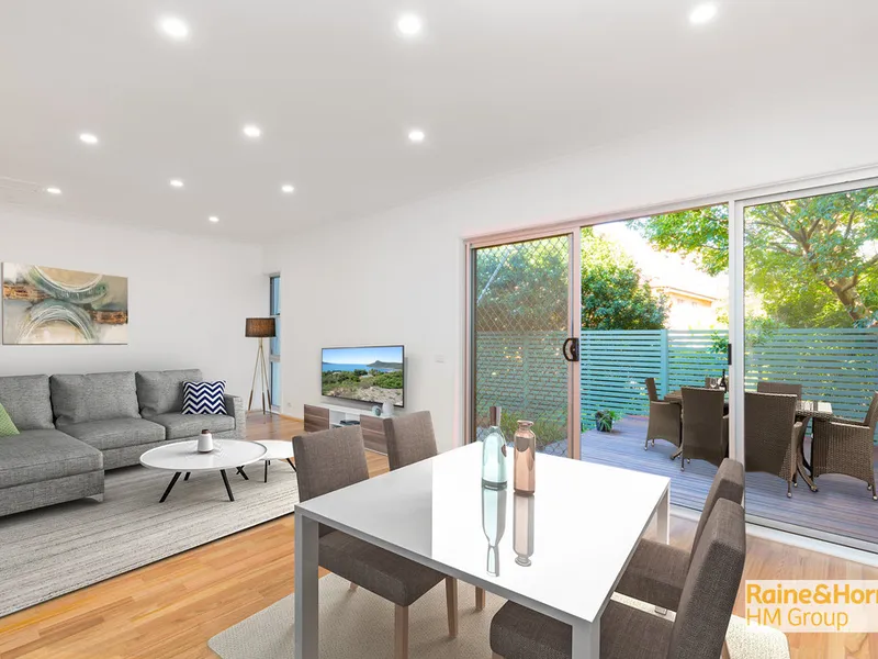 Sundrenched Townhouse Nestled in Quiet Cul-de-Sac