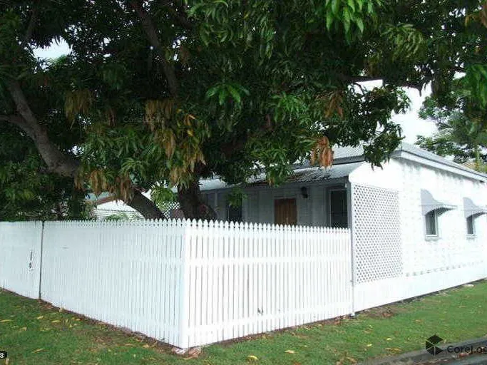Beautiful, 2-Bedroom Rustic Miners Cottage, in South Townsville