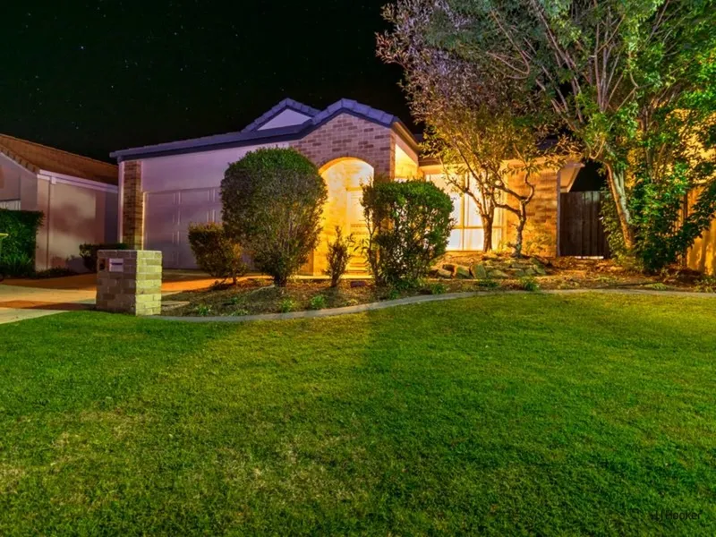 SPACIOUS FAMILY HOME IN QUIET STREET