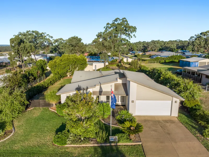 Family Home on Quiet Cut-De-Sac