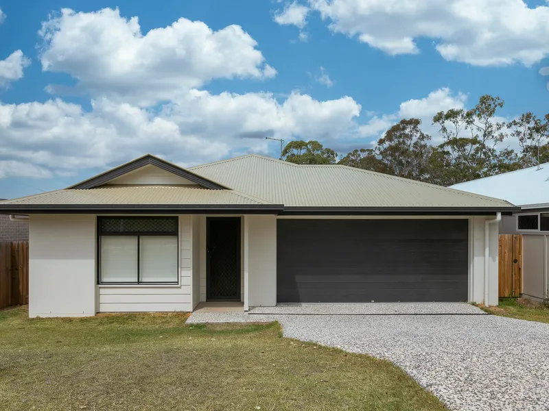 STUNNING FAMILY HOME IN QUIET LOCATION!! CALLING ALL INVESTORS & FIRST HOME BUYERS!!