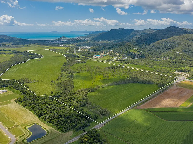 Over 100 Hectares of prime flat land