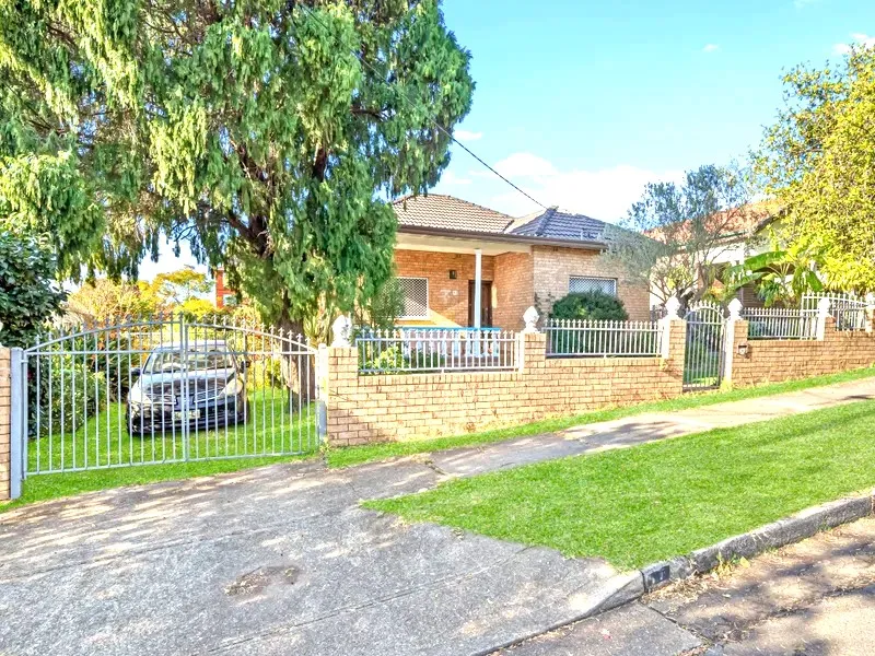 Perfectly positioned in the heart of Lakemba house for RENT.
