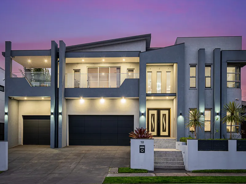 Grand Luxury Living in Kellyville