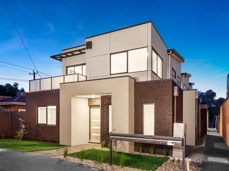 MOST CONVENIENT CENTRAL PRESTON LOCATION