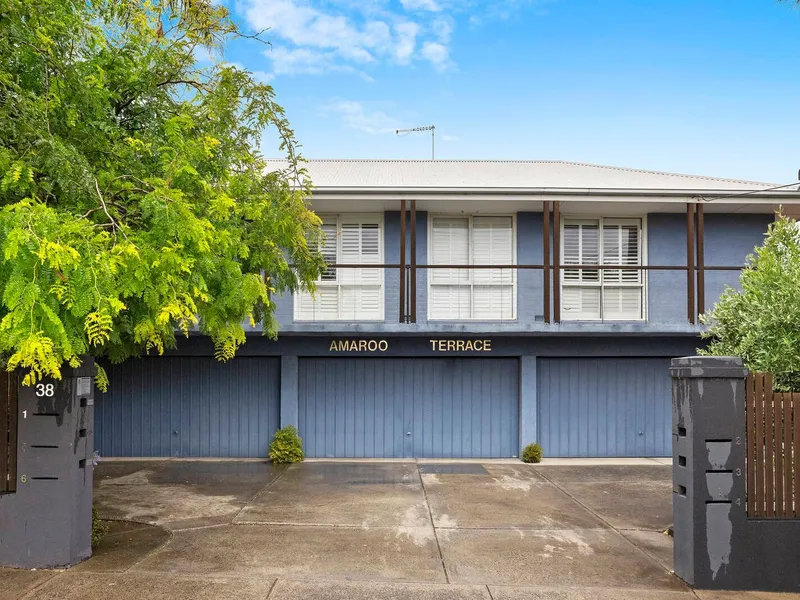 RENOVATED APARTMENT NEAR THE BEACHSIDE!!