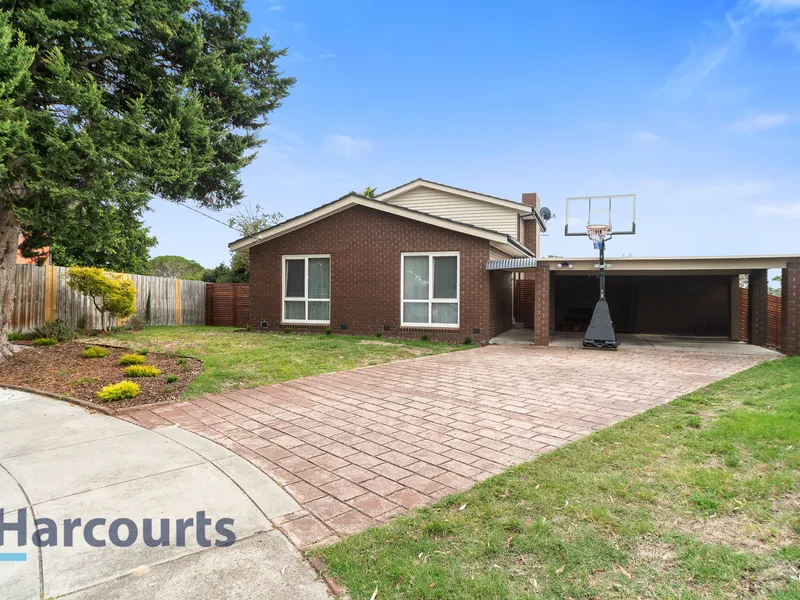 Quiet Court Locale!