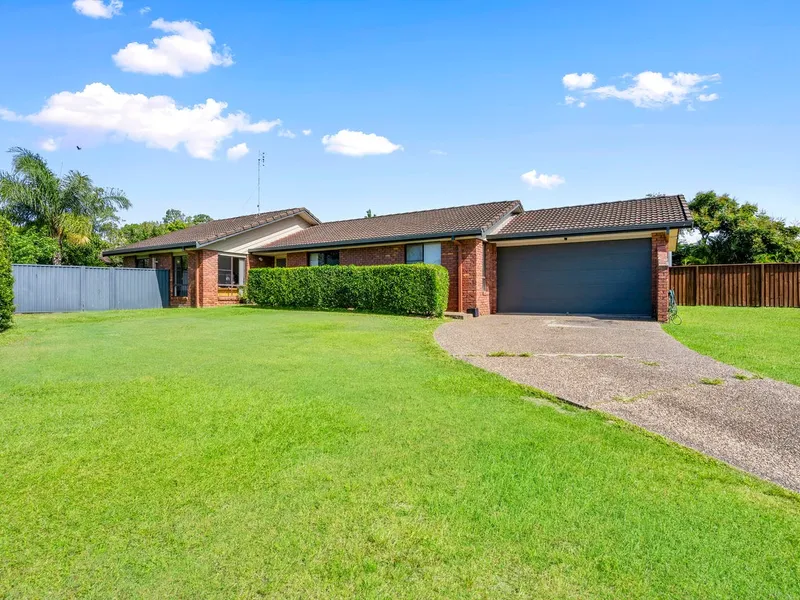 GREAT HOME IN HELENSVALE NOW AVAILABLE FOR RENT, PRIME LOCATION - CLOSE TO EVERYWHERE