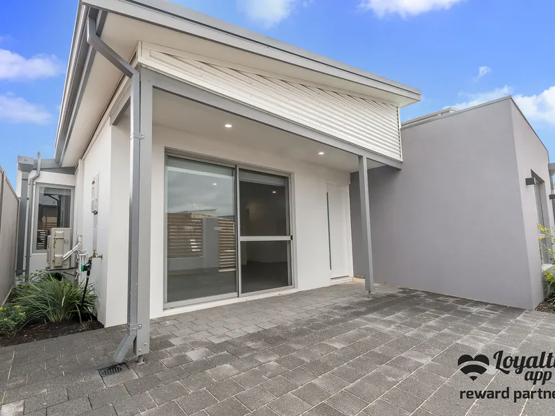 Centrally Located Family Home in Canning Vale !!! Brand New!!