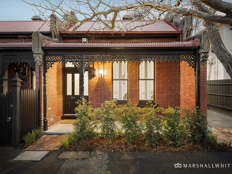 Light-filled Alfresco Victorian with Parking