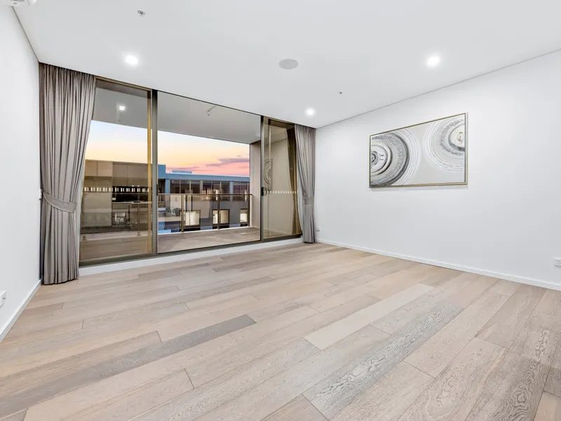 Top Floor Luxury | Floorboards |Unfurnished