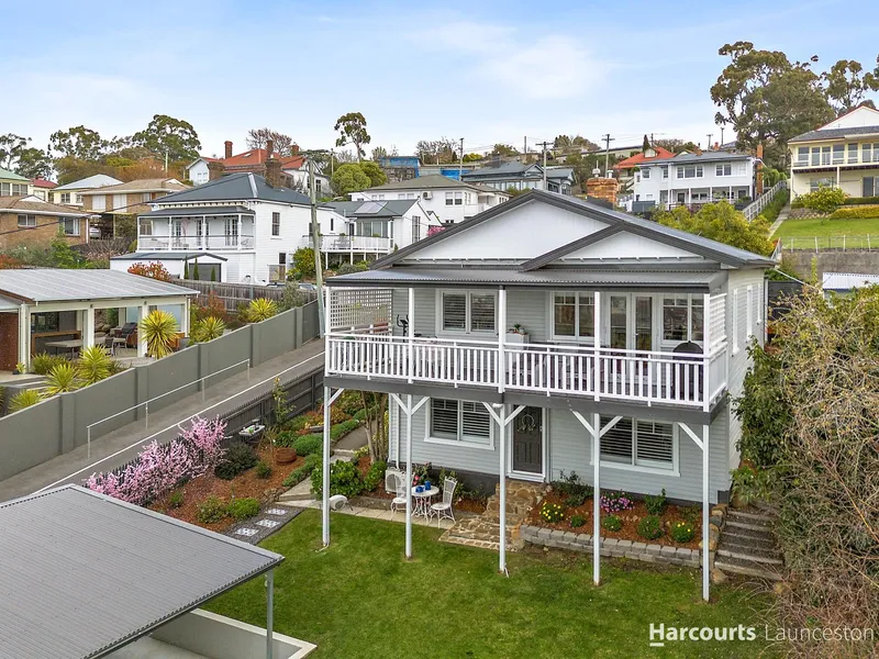 1925's Charm Meets Modern Comfort