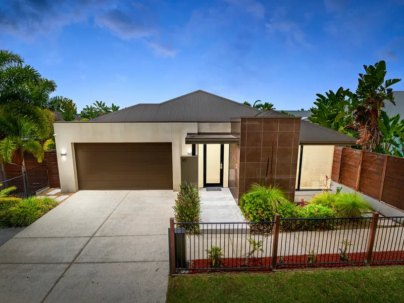 Ex-Metricon Display Home in An Immaculate Condition with Everything Upgraded.