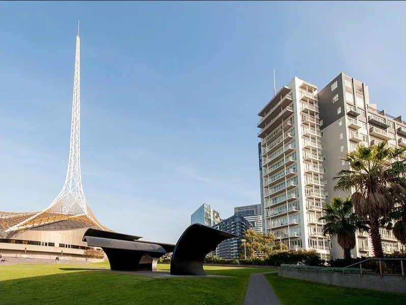 AMAZING VIEWS IN THE HEART OF THE ARTS PRECINCT