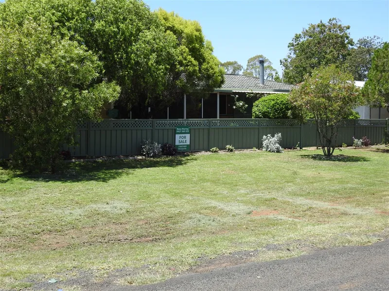 Well maintained & well presented family home!